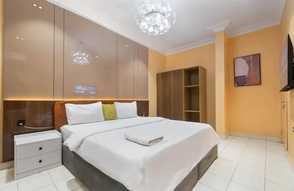 where to stay in victoria island for short business trips